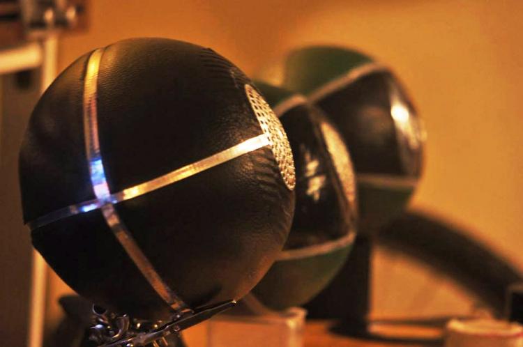 BRO Ball - Football With Bluetooth Speaker In It