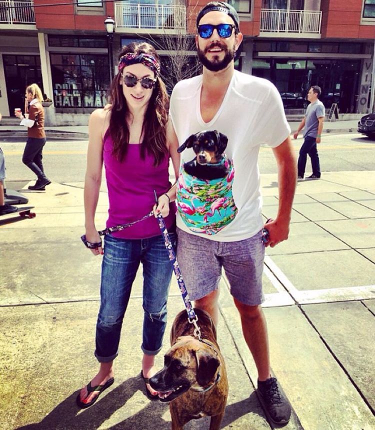 BucketTee - T-Shirt With a Giant Front Pocket