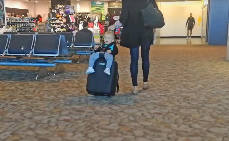 Buggy Bagrider Carry-on luggage that doubles as a stroller - luggage baby stroller combo