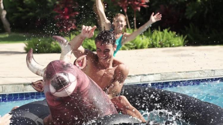 Intex InflataBULL - Inflatable bull riding pool toy - Blow-up rodeo pool/river/lake/ocean/water toy