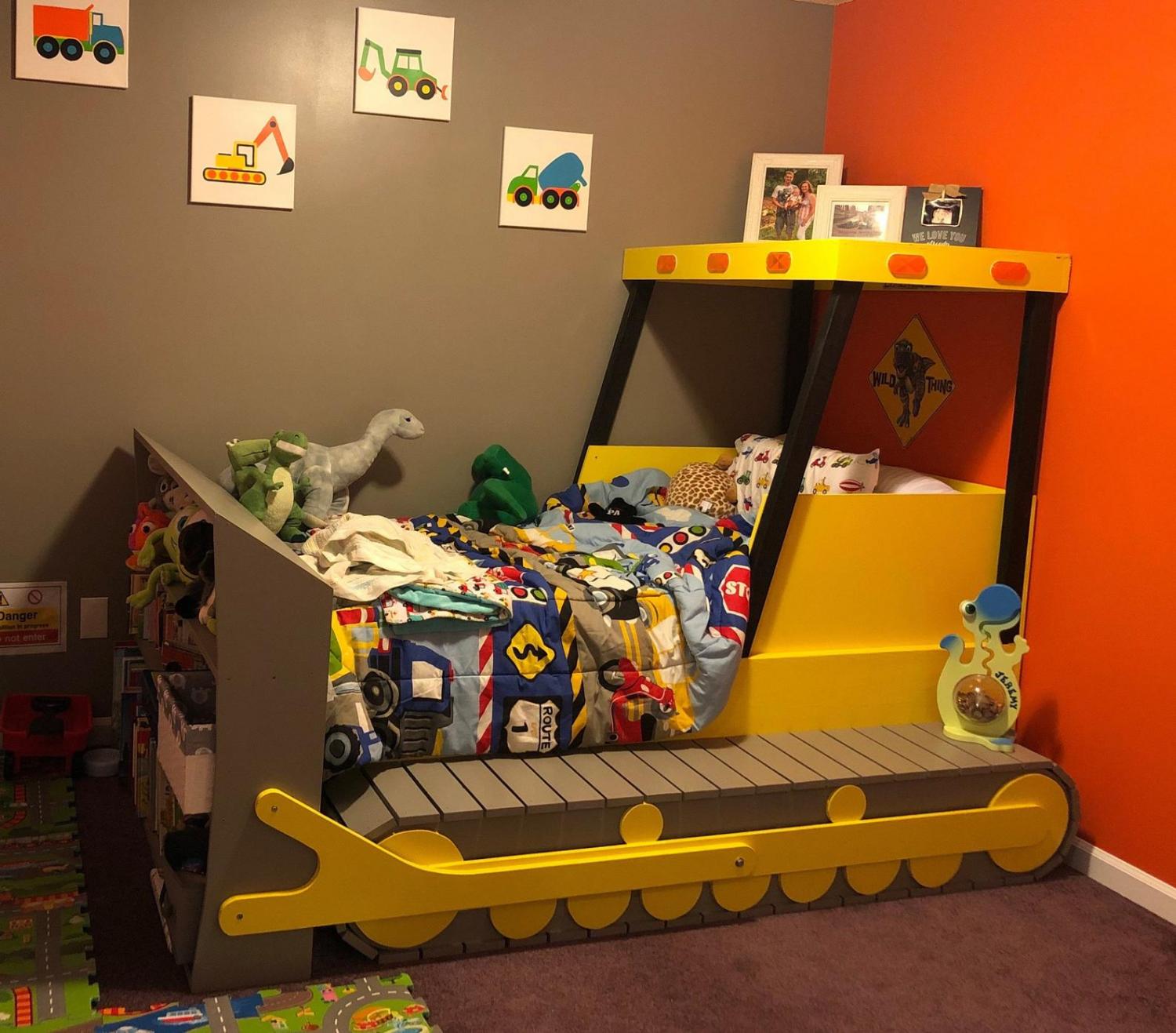 Bulldozer Kids Bed - DIY Tractor kids bed