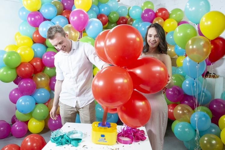 Bunch o Balloons Automatic Party Balloon Filling and Tying System - Inflate multiple party balloons at once