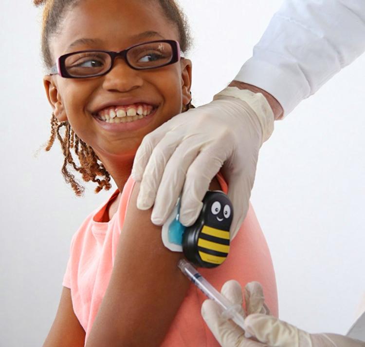 Buzzy Bee Kids Pain Relief For Shots - Bee shaped children pain relief aid