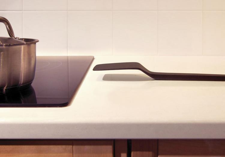 Cantilever Spatula - Don't Touch The Surface of Table
