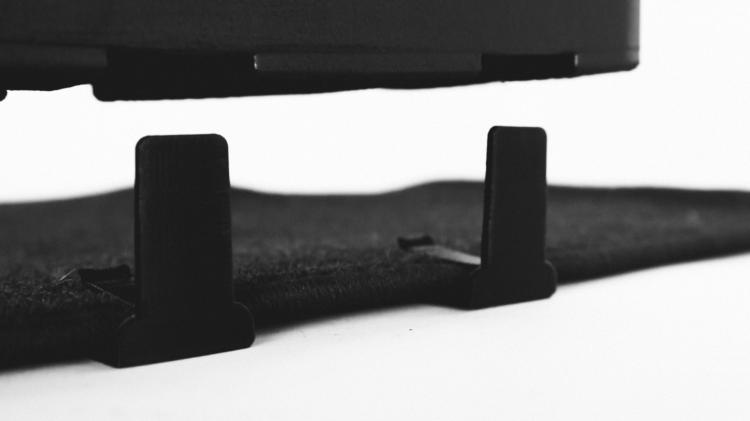 Carbage Can - Spill-proof garbage can for your car - Attaches to floor mat