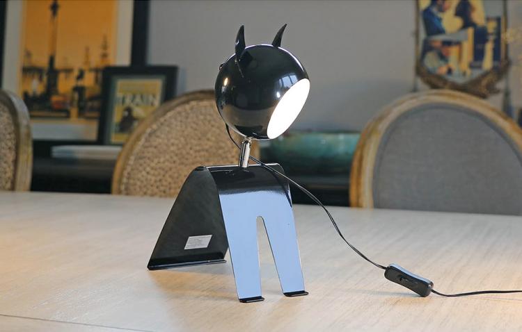 Cat Shaped Desk Lamp - Retro Design Adjustable Cat Light