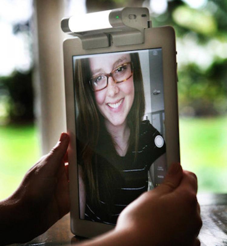 ChatLight Selfie Light - Light clip attaches to any smart phone, tablet, or computer for brighter video chatting