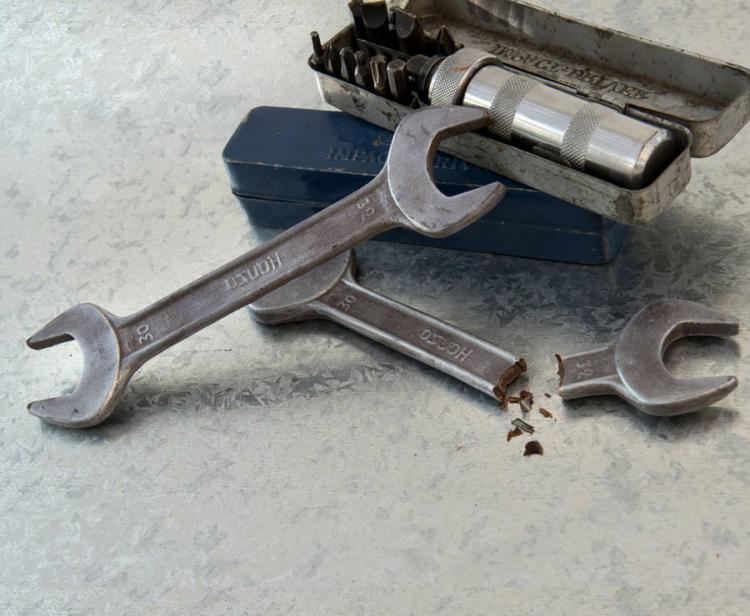 Schokolat Chocolate Wrench