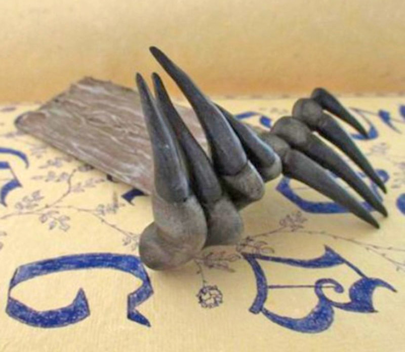 Devil Claws Bookmark - Scary demon fingers bookmark