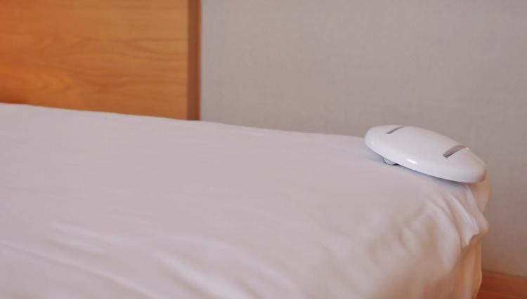Cleansebot Bed Cleaning Robot - Dust-mite and bacteria killing bed roomba