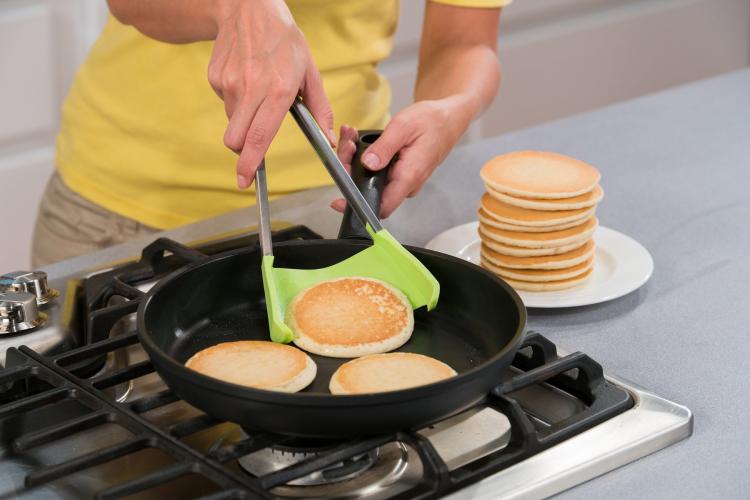 Clever Tongs: Tongs and Spatula Combo - Best kitchen cooking tool