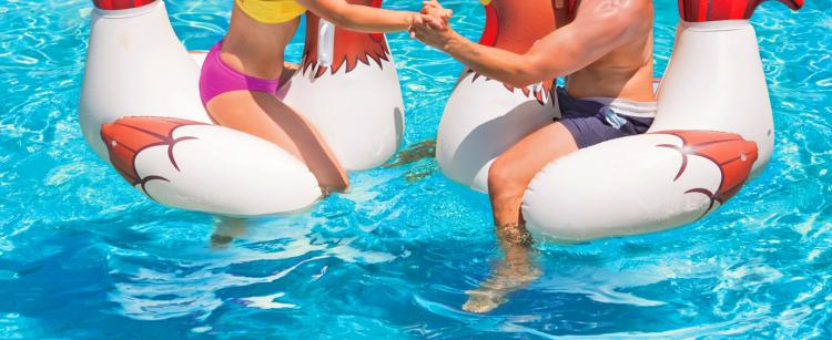 Cock-Fighting Floating Chicken Fight Pool Toys - Inflatable chicken fighting battle water toy