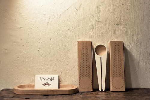 Kapu Coffee Scooper That Doubles as a Bag Sealer