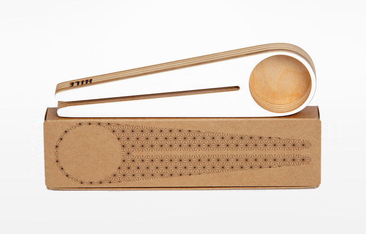 Kapu Coffee Scooper That Doubles as a Bag Sealer