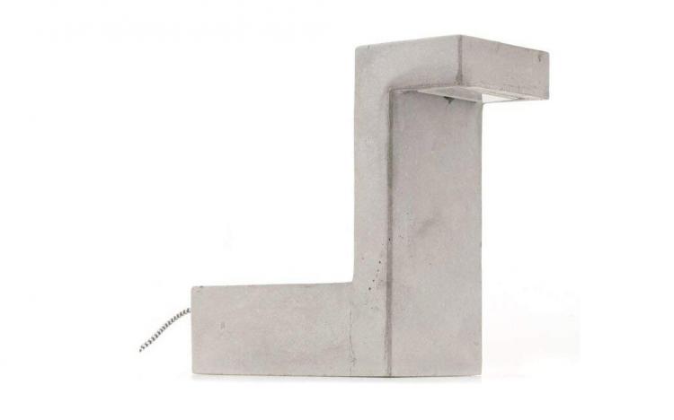 Concrete Desk Planter Doubles as a USB Lamp - Classy concrete desk lamp and plant holder