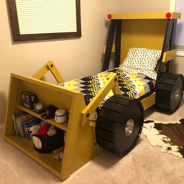 DIY Construction Truck Kids Bed Has a Built-In Bookshelf In The Bucket  - Wheel loader / front loader kids bed