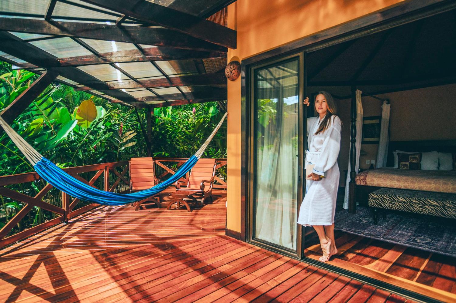Luxury Costa Rican Villa That Lets You Sleep In The Rainforest and Hang Out With Sloths - Sloth rainforest villa