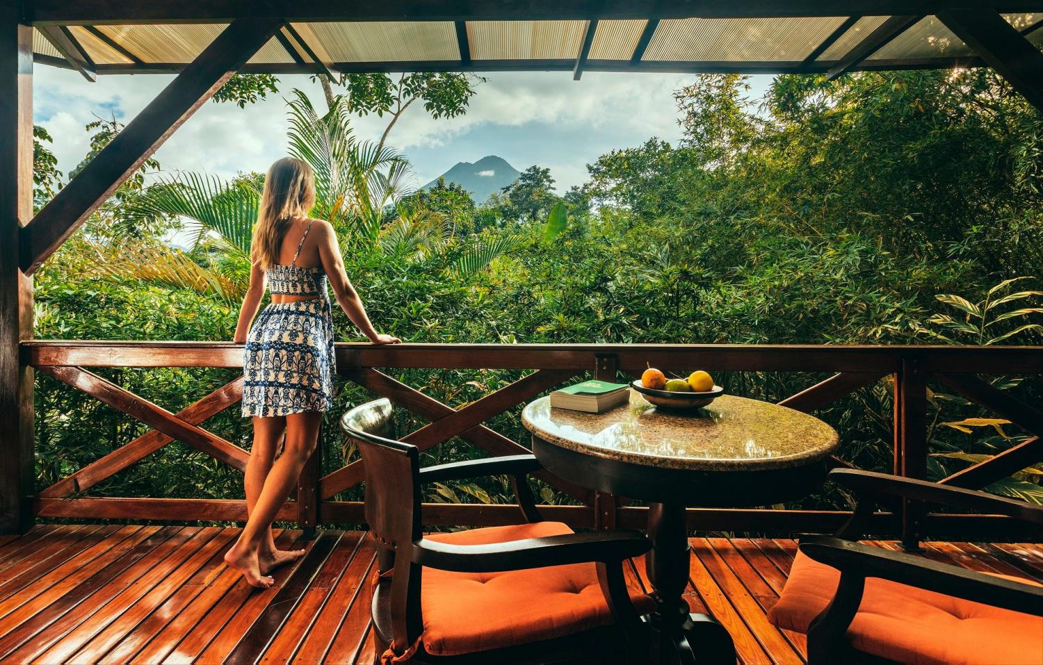 Luxury Costa Rican Villa That Lets You Sleep In The Rainforest and Hang Out With Sloths - Sloth rainforest villa