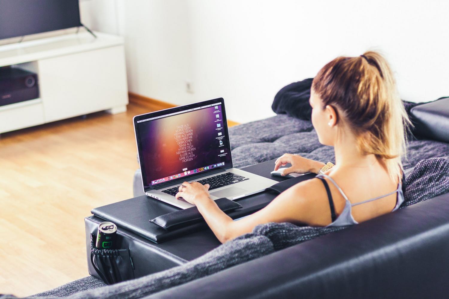 Couchmaster Is a Lap Desk That Creates a Workstation Right On Your Couch - Couch desk with cushion armrests