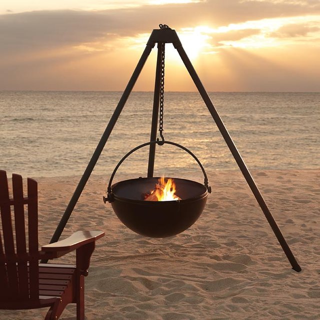 Cowboy Cauldron - Giant tripod hanging fire pit and BBQ