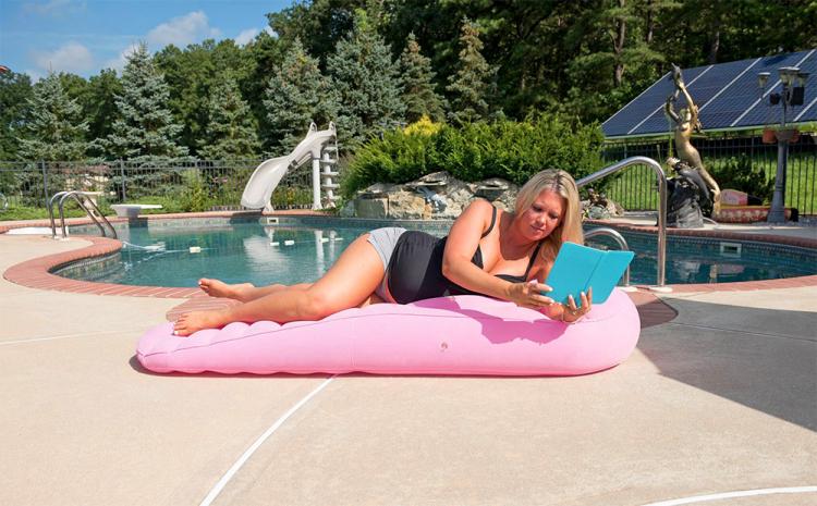 Cozy Bump Pregnancy Pillow Allows Pregnant Women To Lay On Their Stomach