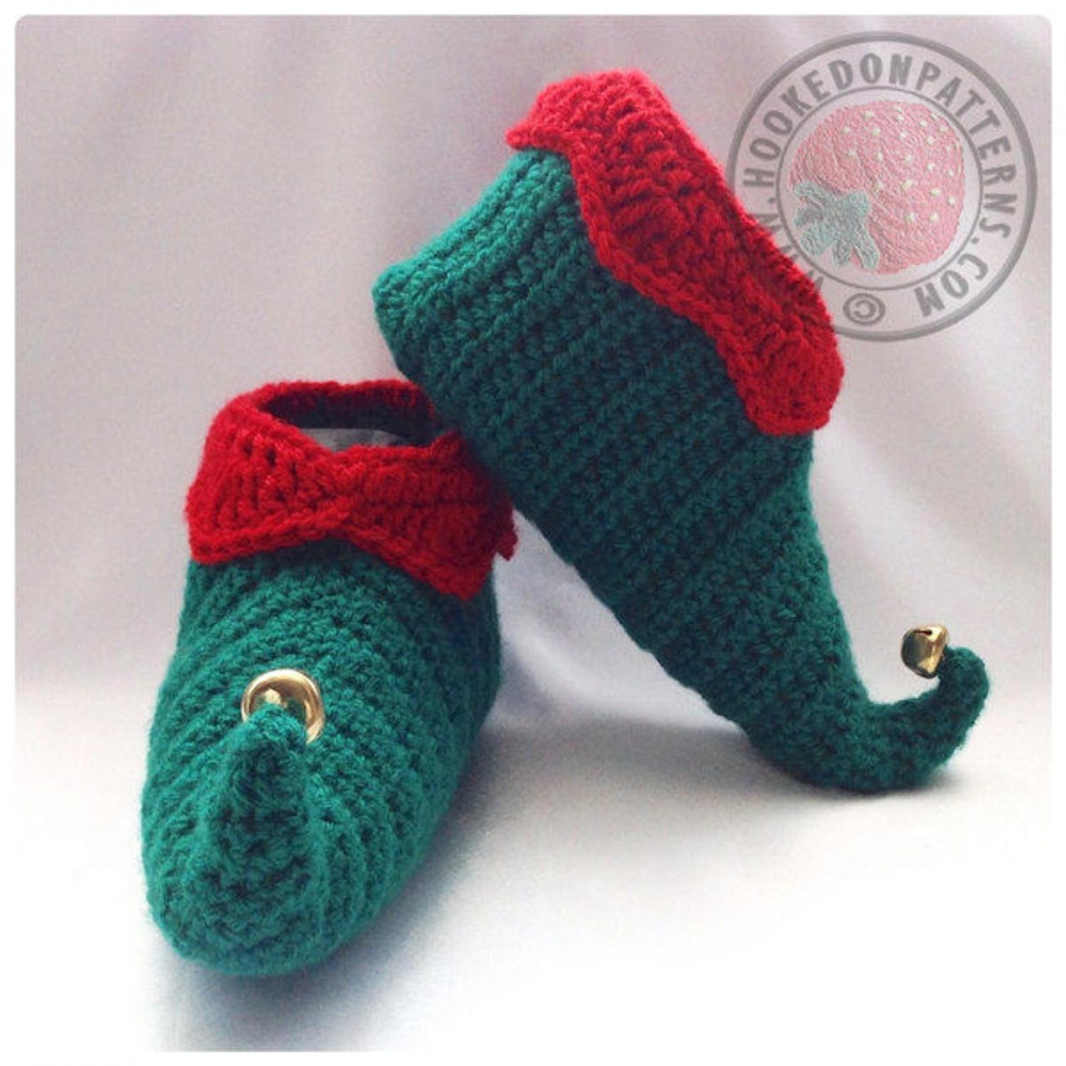 Crochet Elf Slippers - Pattern to crochet your own DIY crochet elf slippers