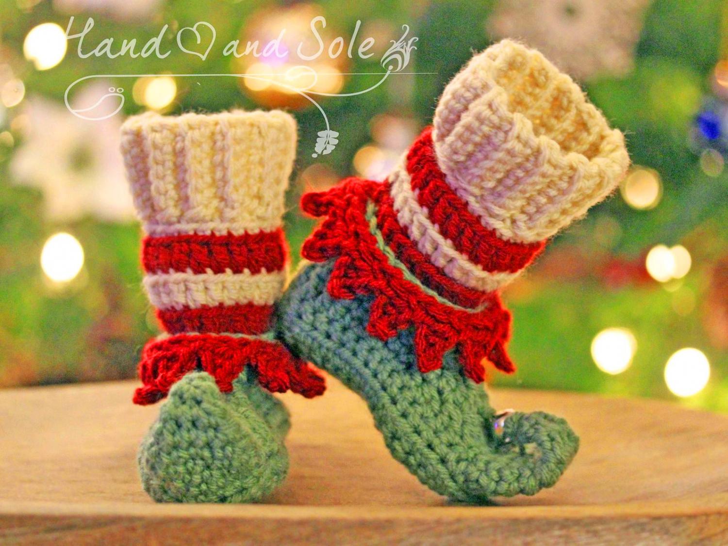 Crochet Elf Slippers - Pattern to crochet your own DIY crochet elf slippers