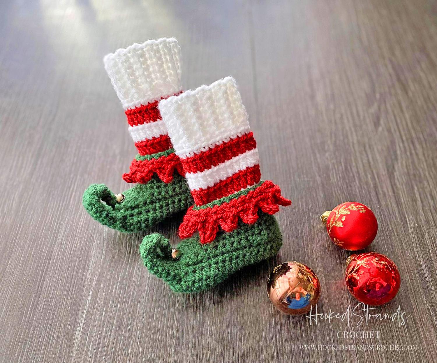 Crochet Elf Slippers - Pattern to crochet your own DIY crochet elf slippers