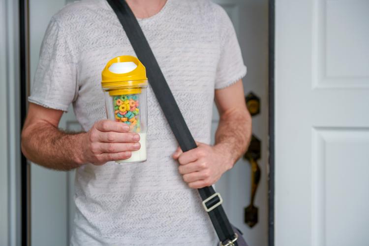 Crunch Cup Portable Cereal And Milk Cup - Non-soggy cereal and milk travel mug