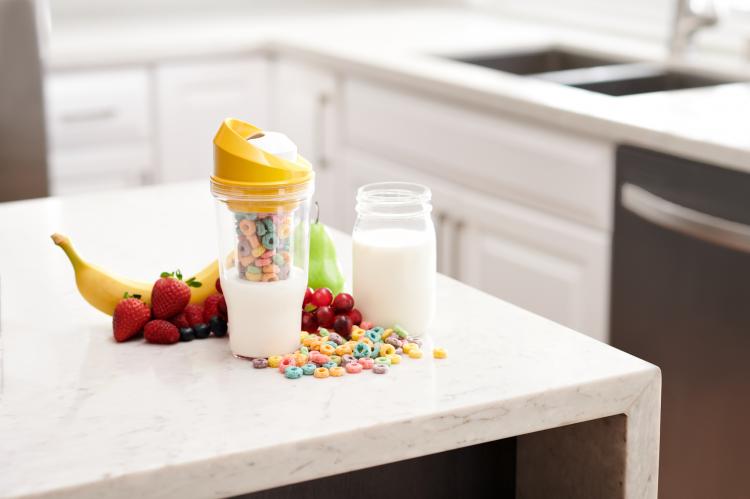 Crunch Cup Portable Cereal And Milk Cup - Non-soggy cereal and milk travel mug
