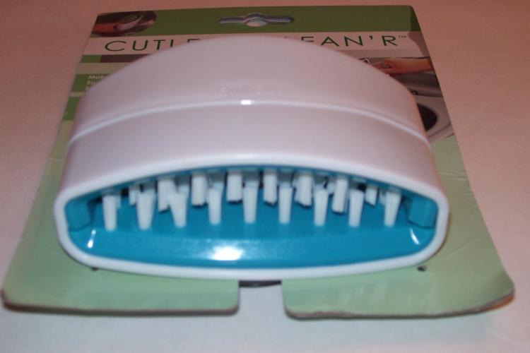 Cutlery Cleaner - Silverware Scrubber - Attaches To Sink