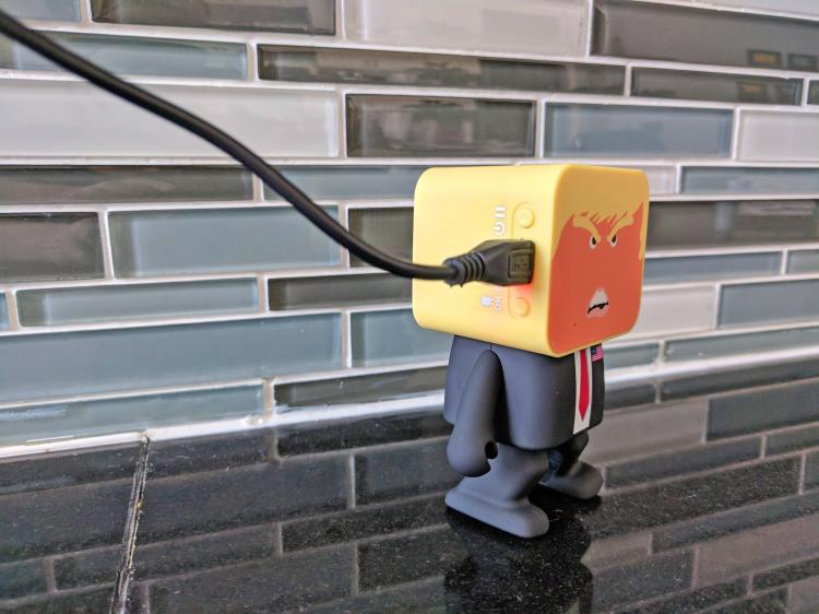Dancing Donald Trump Bluetooth Speaker - Robotic Dancing President Speaker