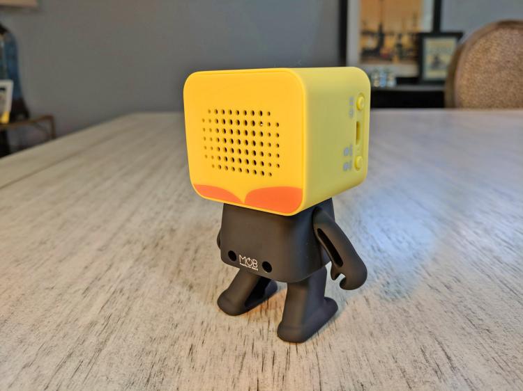 Dancing Donald Trump Bluetooth Speaker - Robotic Dancing President Speaker