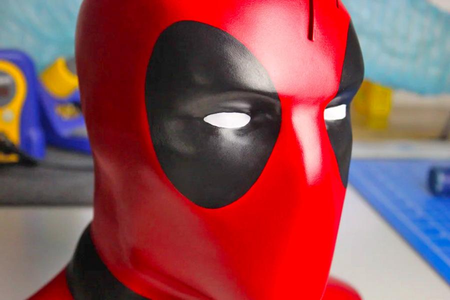 Deadpool knife block - knives in head knife holder