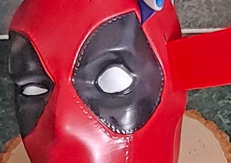 Deadpool knife block - knives in head knife holder