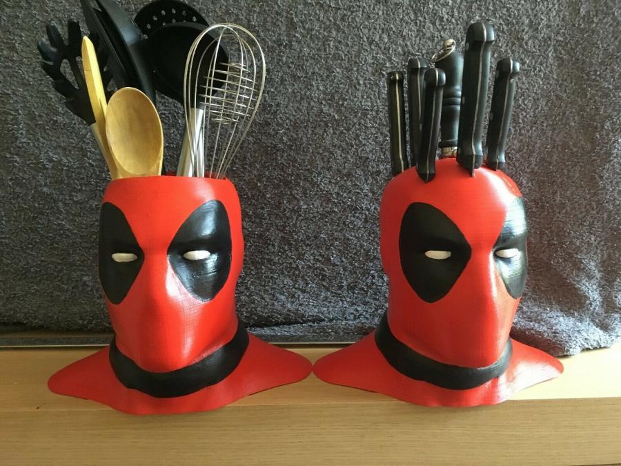 Deadpool knife block - knives in head knife holder