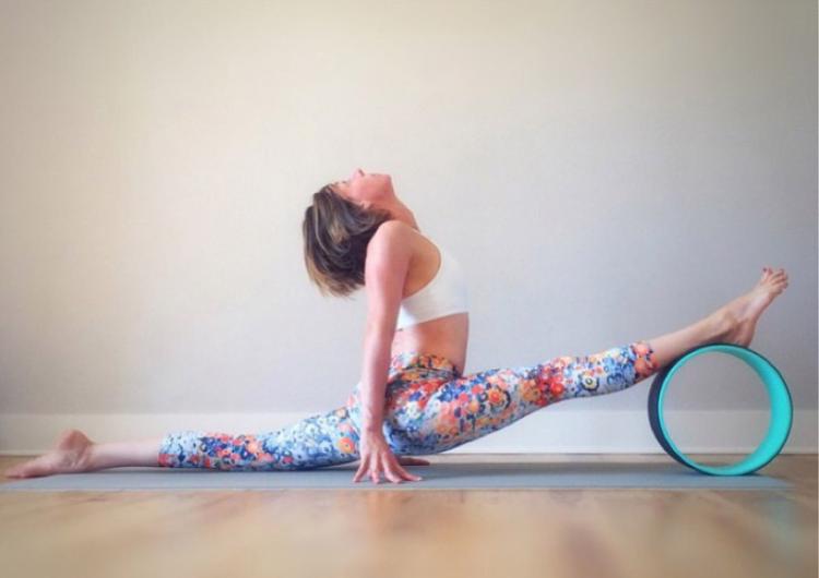 Dharma Yoga Wheel - Wheel Shaped Yoga Tool Stretches Back, Shoulders, Chest, Abodment, Hip Flexors