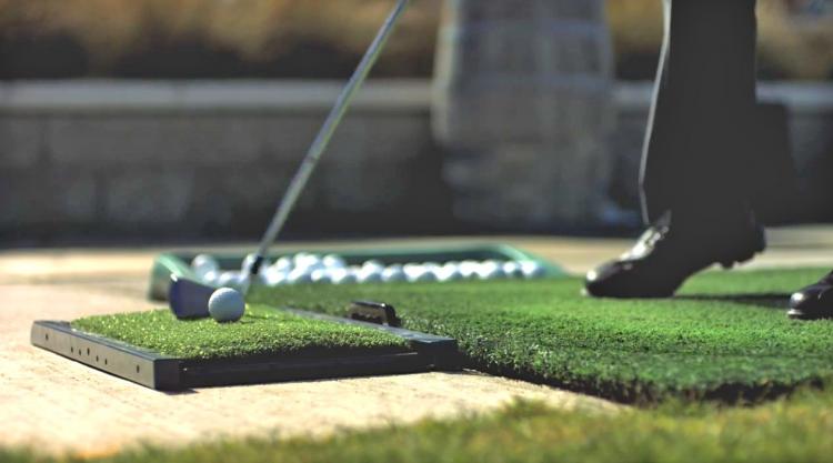 Fairway Pro - Divot Simulating Golf Mat Prevents Replacing Divots