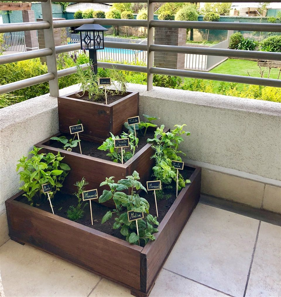 DIY Strawberry Pyramid Planter - Vertical wooden strawberry planter