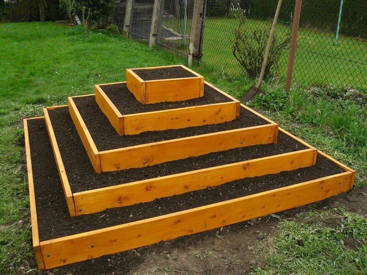 DIY Strawberry Pyramid Planter - Vertical wooden strawberry planter