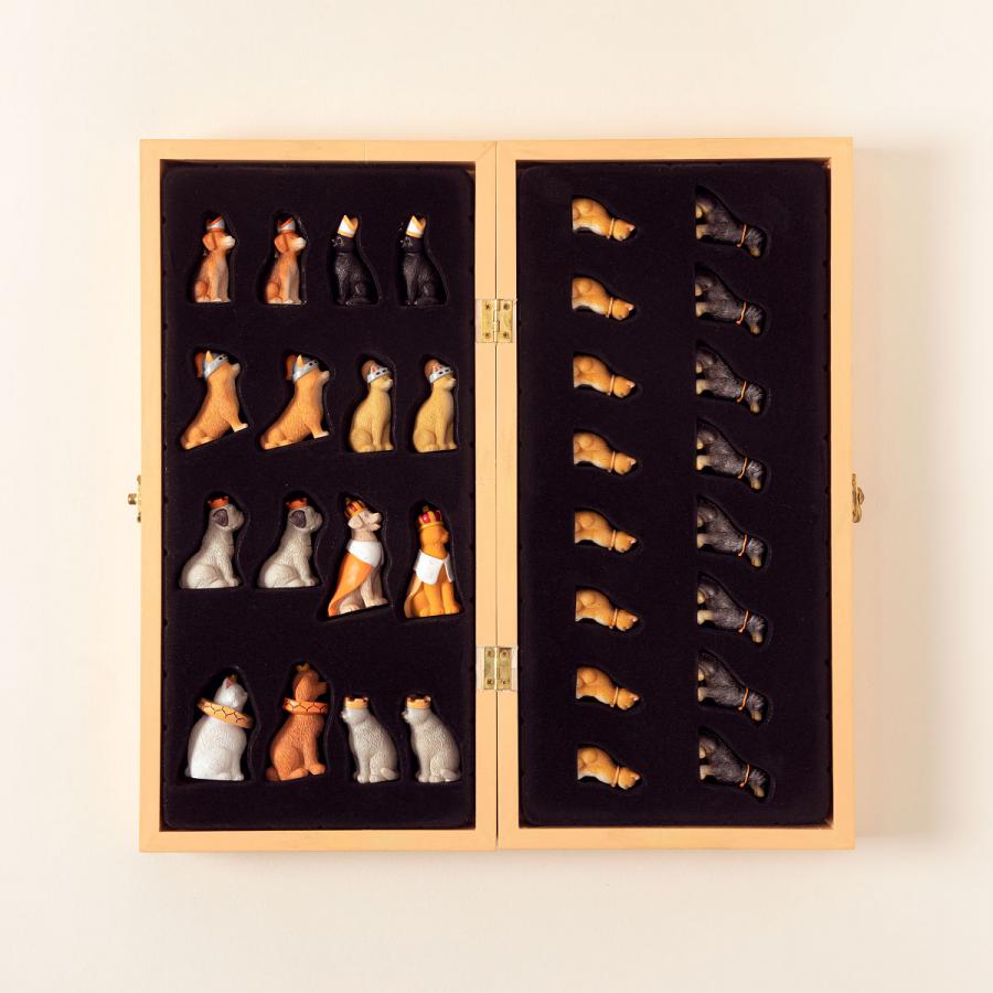 Dogs Vs Cats Chess Set