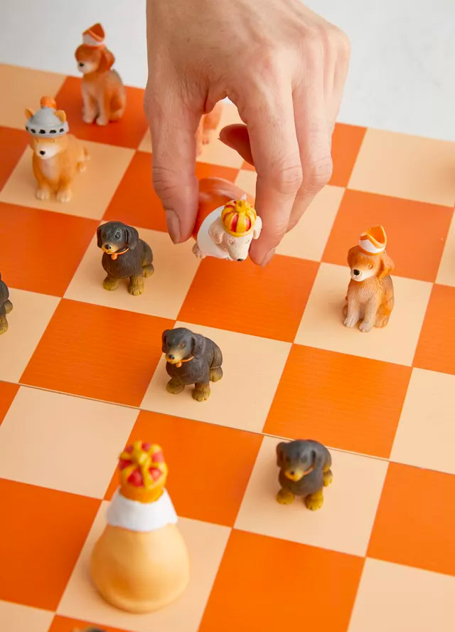 Dogs Vs Cats Chess Set