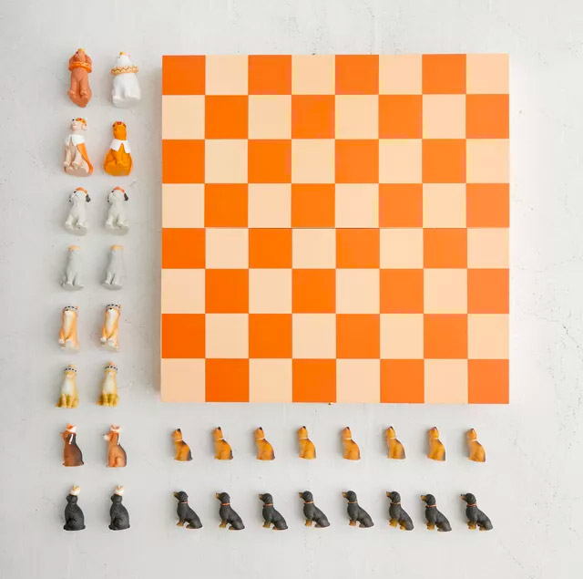 Dogs Vs Cats Chess Set