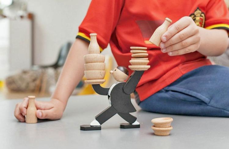 Don't Tip The Waiter Stacking Game