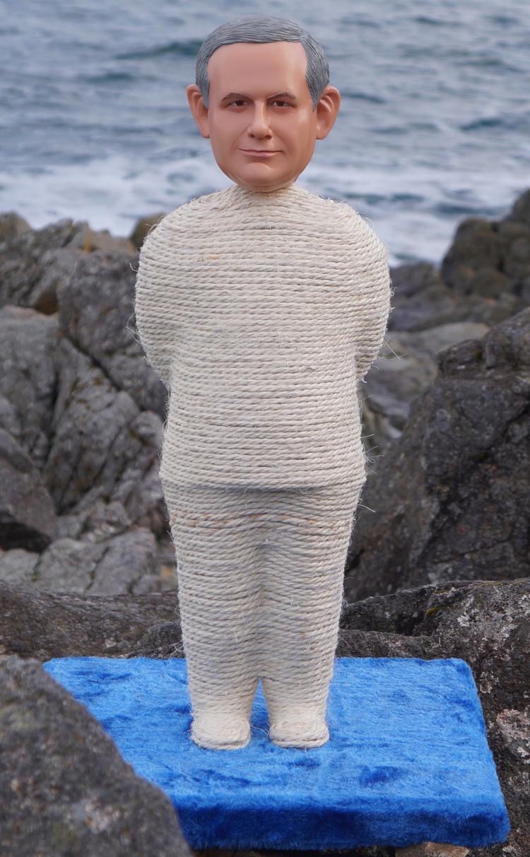 Benjamin Netanyahu Cat Scratcher Post