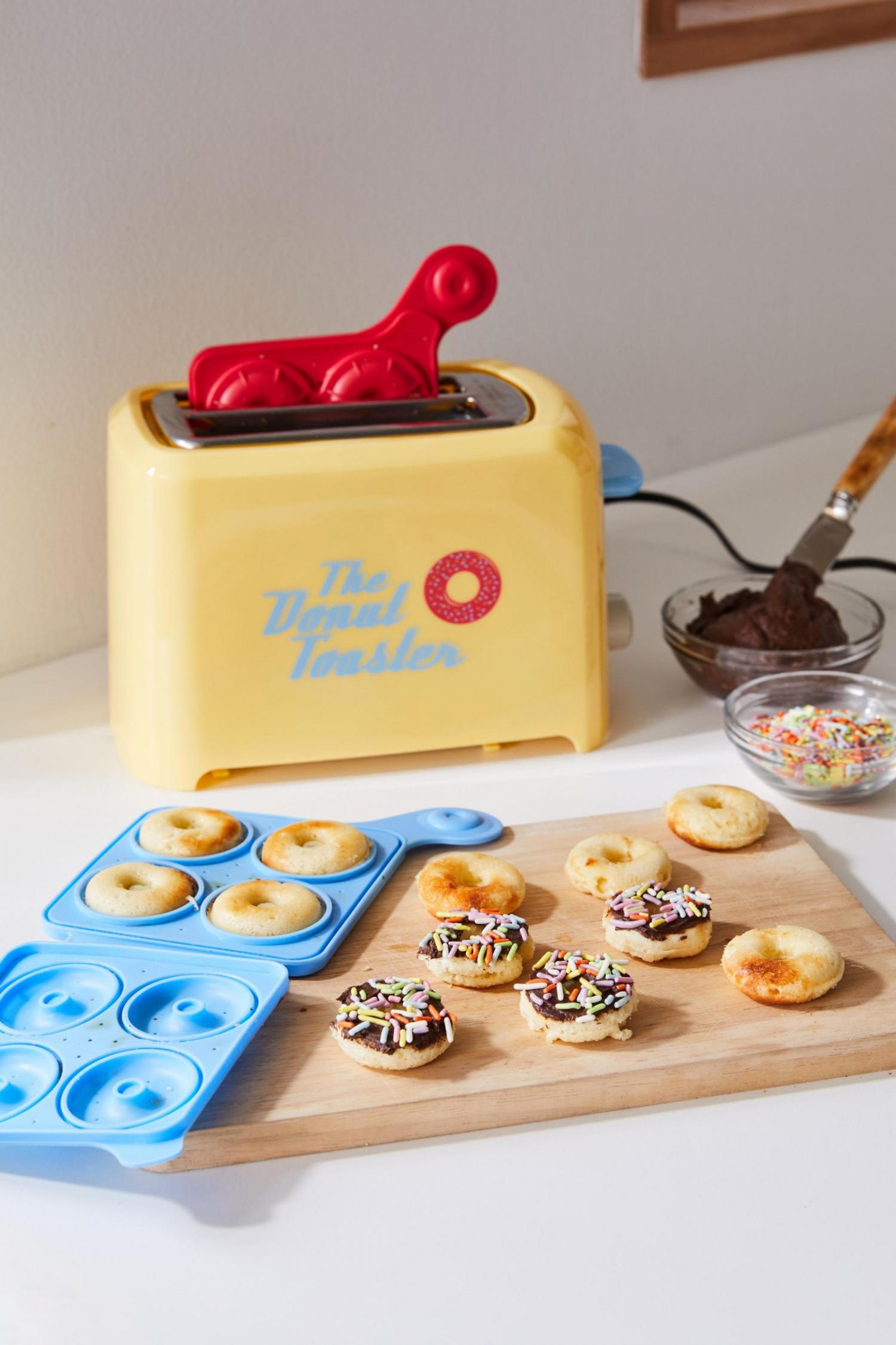 Donut Toaster Makes Homemade Mini Donuts - Home Mini Donut Maker