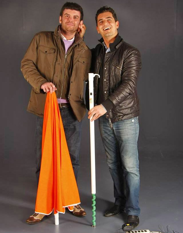 DrillBeach Electric Umbrella Drills Into Sand