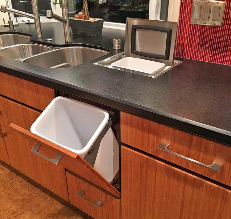 Dropdown Spice Rack Cabinet Drawer Lets You Easily Access All Your Spices - Pull-down spice cabinet