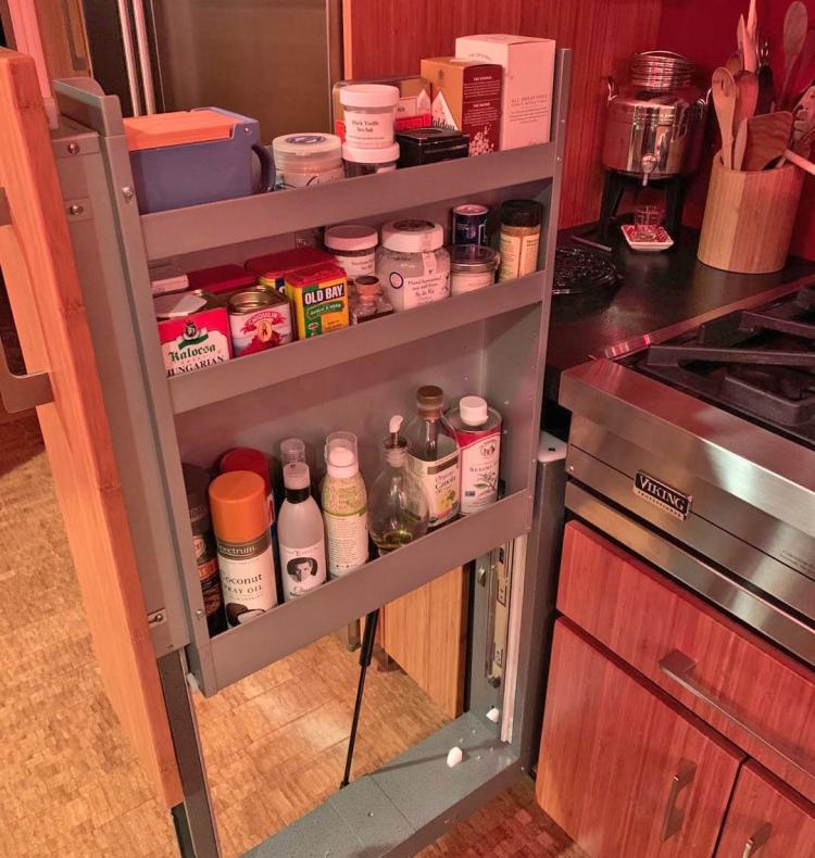 Dropdown Spice Rack Cabinet Drawer Lets You Easily Access All Your Spices - Pull-down spice cabinet