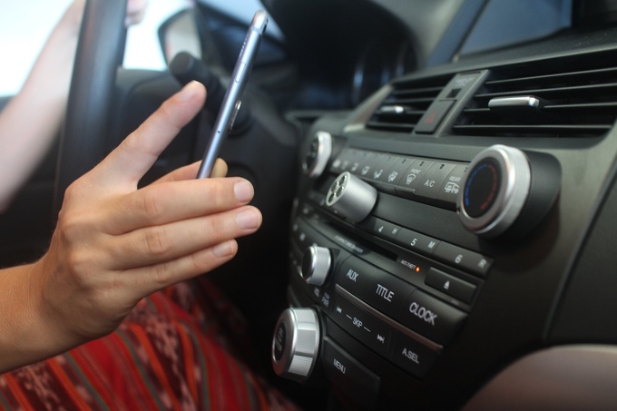 Dundabunga Flexible Snake Coil Phone and Tablet Mount
